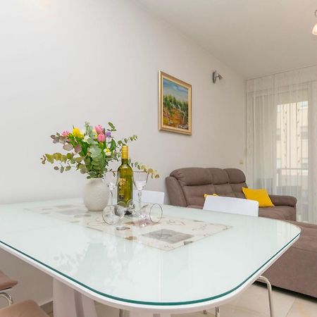 Apartment Ivanka Оміш Екстер'єр фото