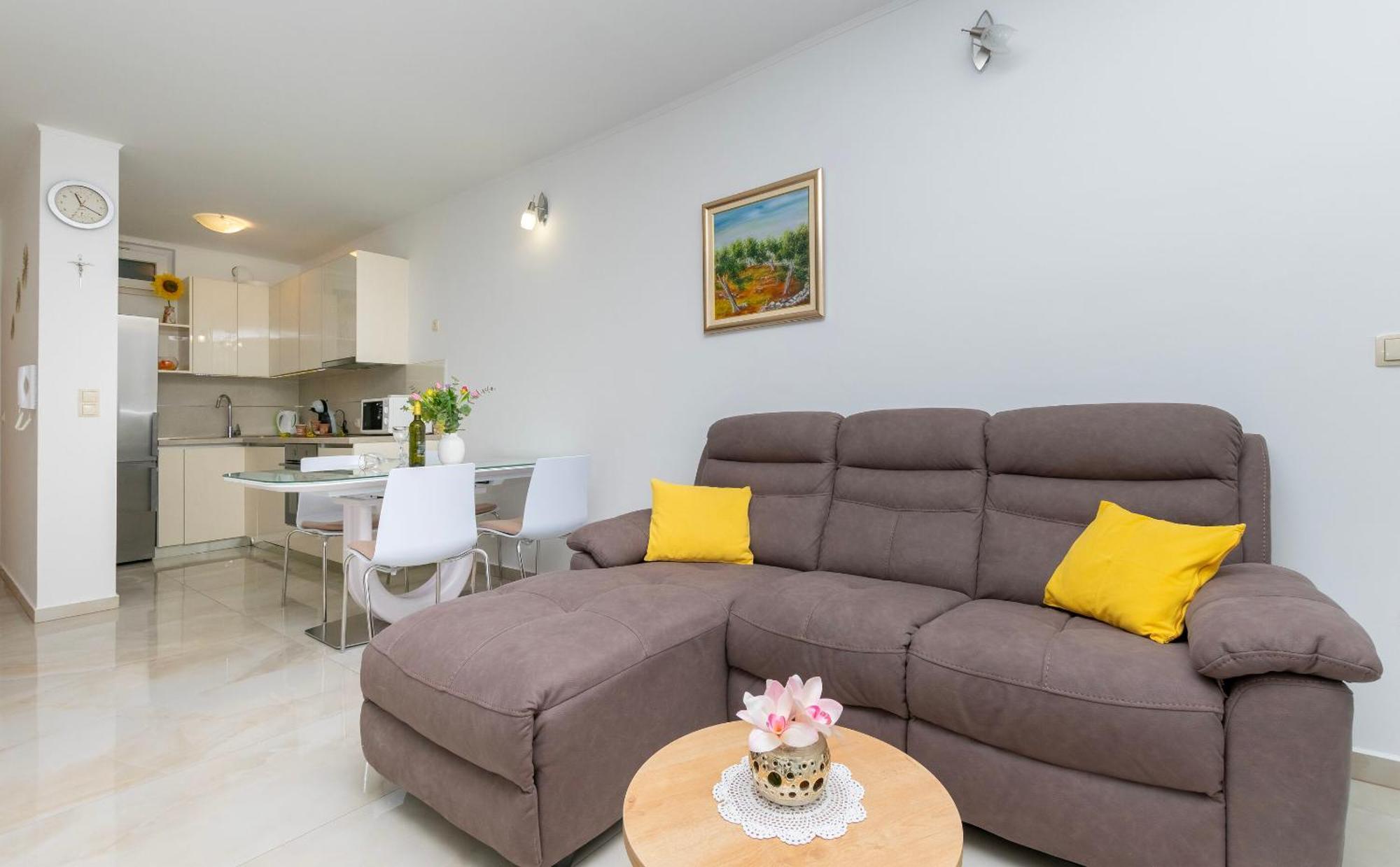 Apartment Ivanka Оміш Екстер'єр фото