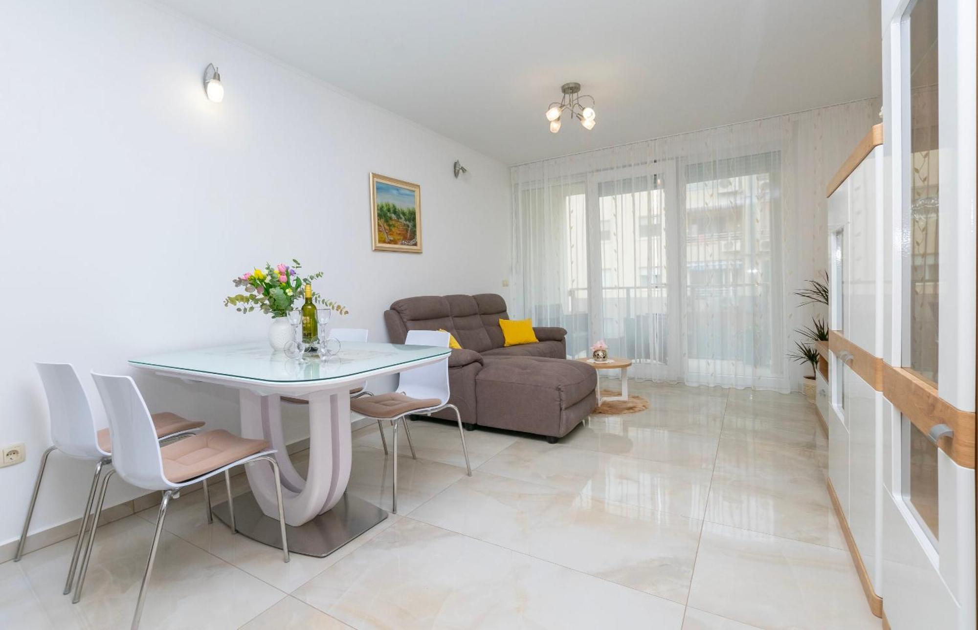 Apartment Ivanka Оміш Екстер'єр фото