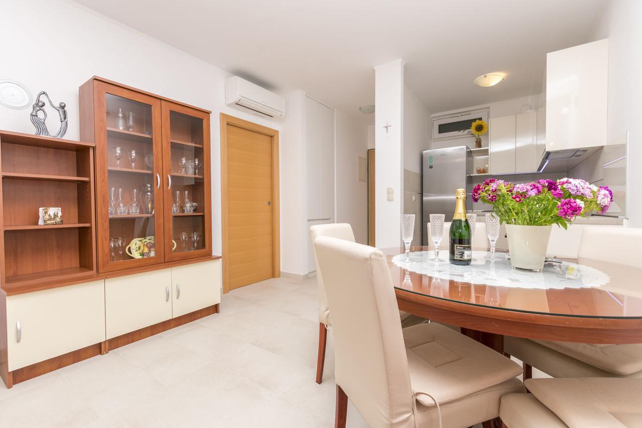 Apartment Ivanka Оміш Екстер'єр фото